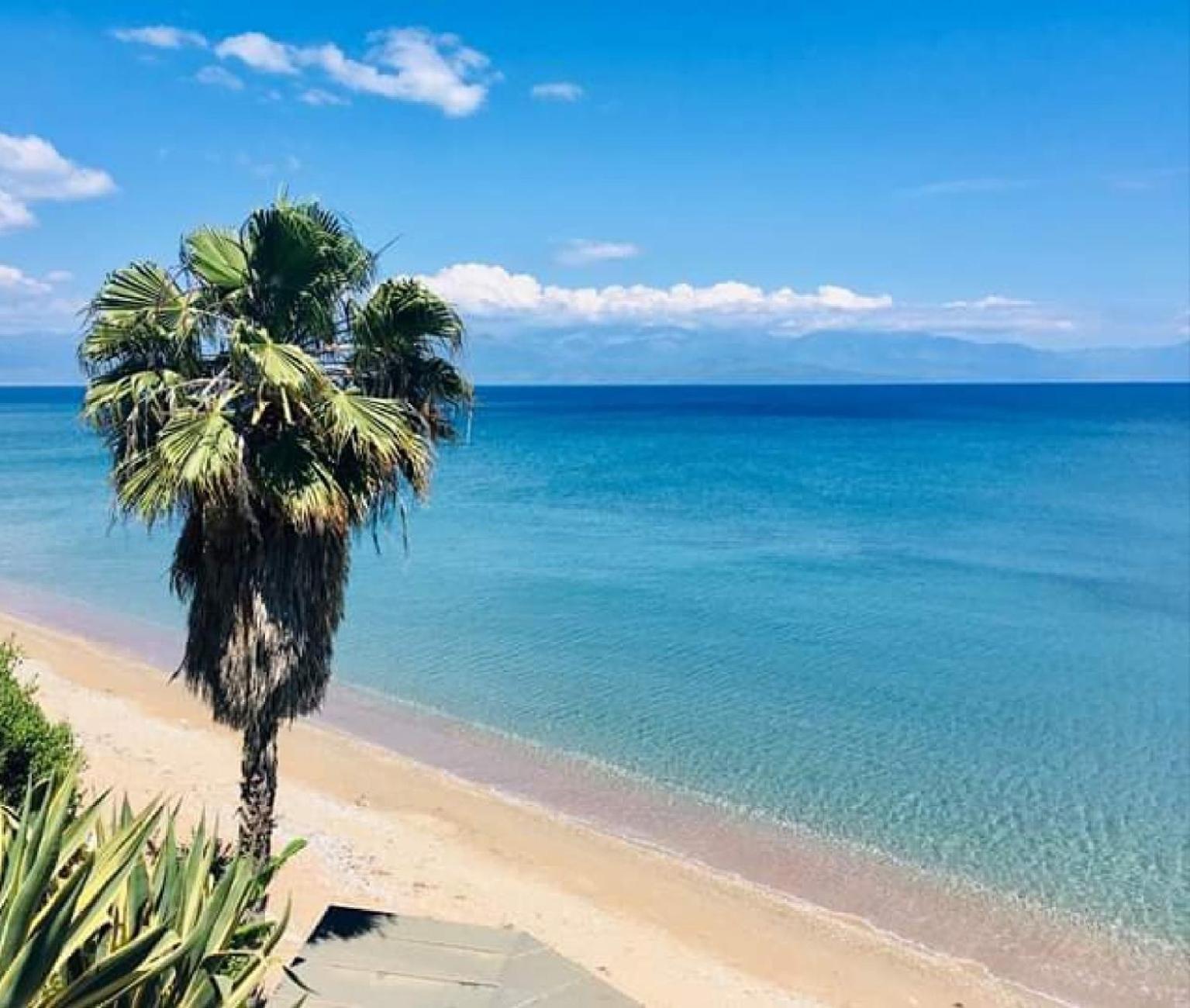 Panorama Beach Храни Екстериор снимка